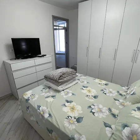 Apartment Comfortable Two Bedrooms *