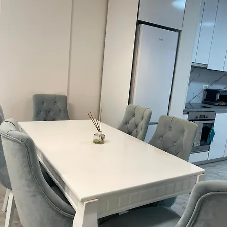 Comfortable Two Bedrooms Apartment Durres
