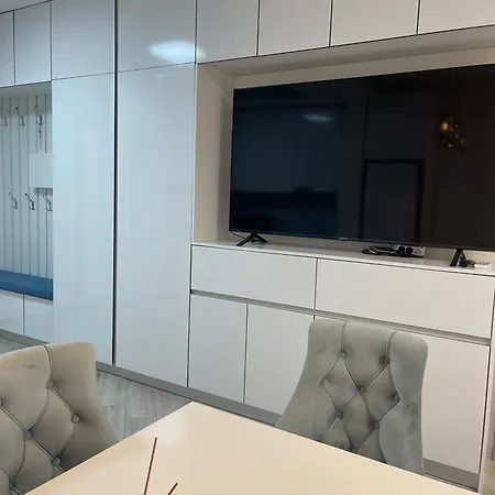Apartment Comfortable Two Bedrooms *