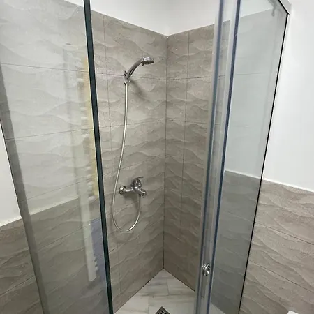 Comfortable Two Bedrooms *